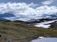 Im Hintergrund der Bøverbrean-Gletscher