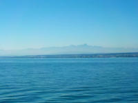 Blick von der Fähre auf den Bodensee