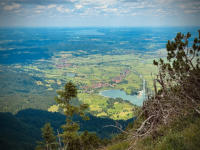Blick vom Herzogstand Richtung Norden - ganz hinten Starnberger See